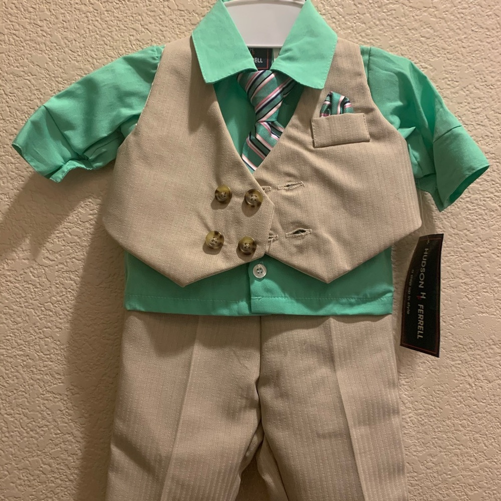 Hudson Ferrell - Suit